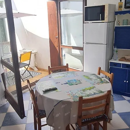 Appartement Saint-Georges-De-Didonne, 3 Pieces, 4 Personnes - Fr-1-550-39 Апартаменты Сен-Жорж-де-Дидон